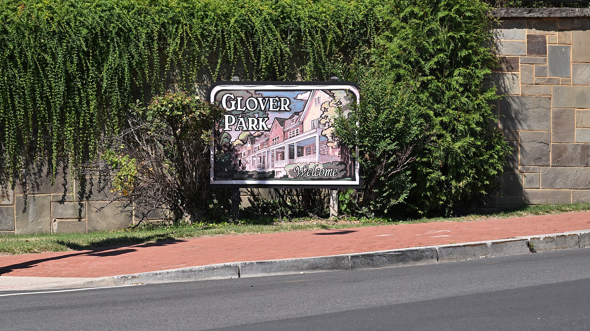 The Glover Park welcome sign in Washington DC