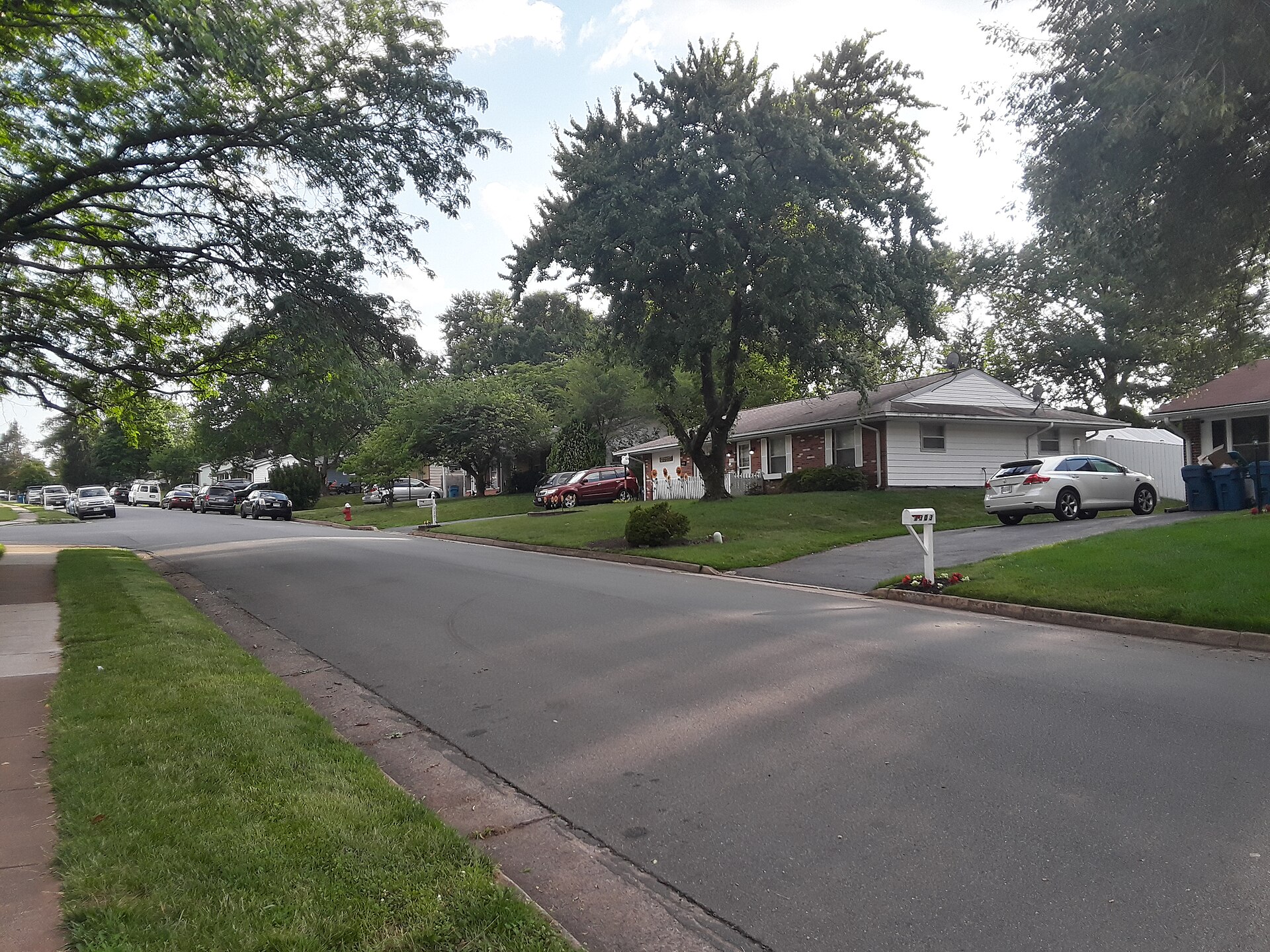 A suburban street in Sterling Park, Sterling, Virginia